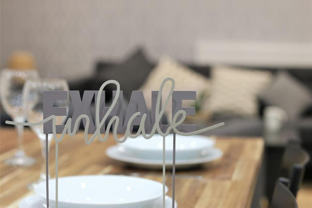 Large Modern House By Property Promise Кардифф Экстерьер фото